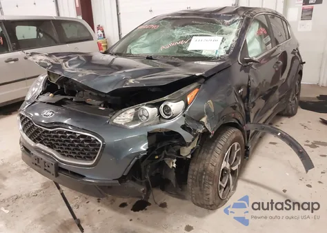 2020 Kia Sportage Lx z USA, uszkodzony, nr VIN KNDPMCAC1L7790093